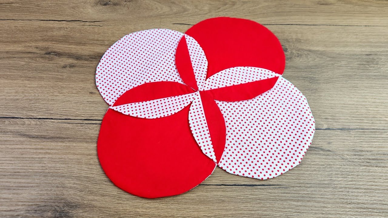 DIY Fabric Table Mat with Circle Patchwork