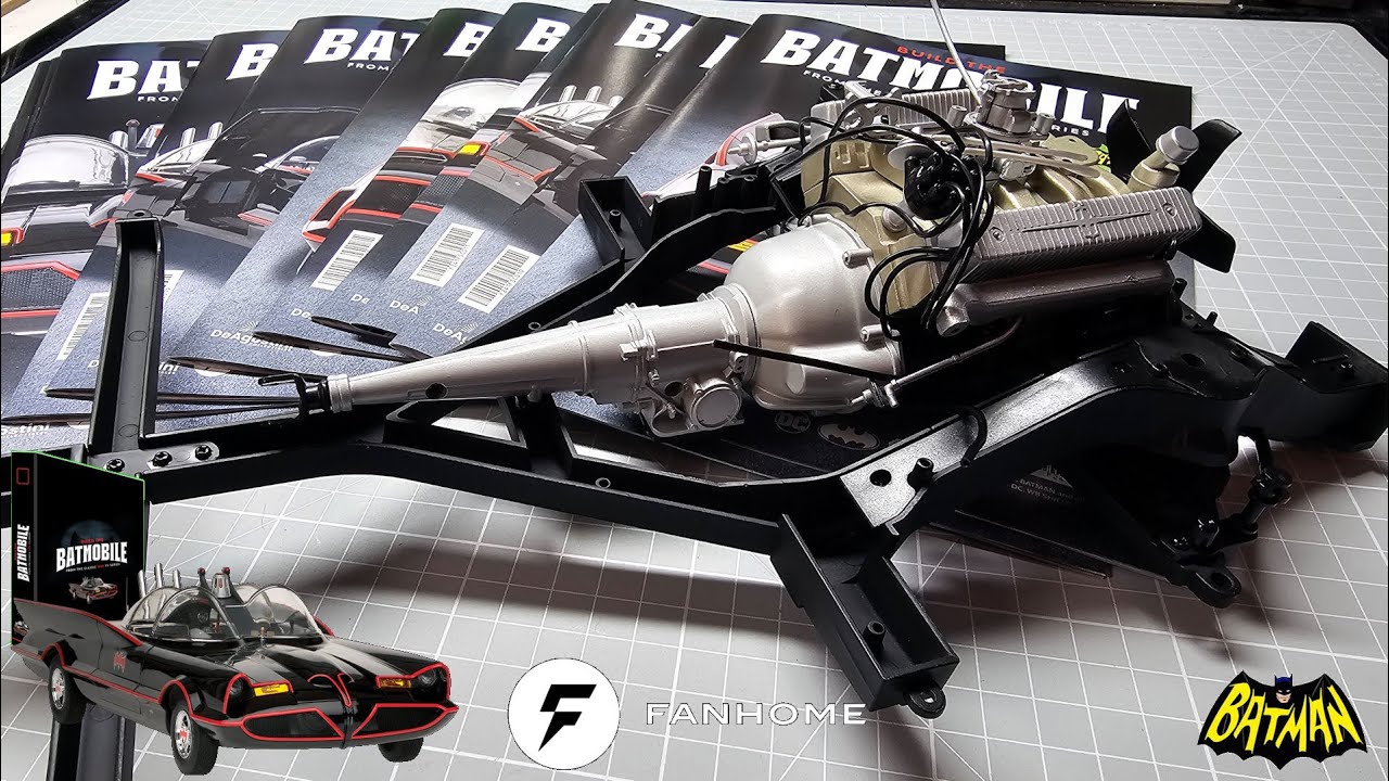Build the 1:8 Scale 1966 Batmobile - Pack 4 & 5 - Stages 9-20
