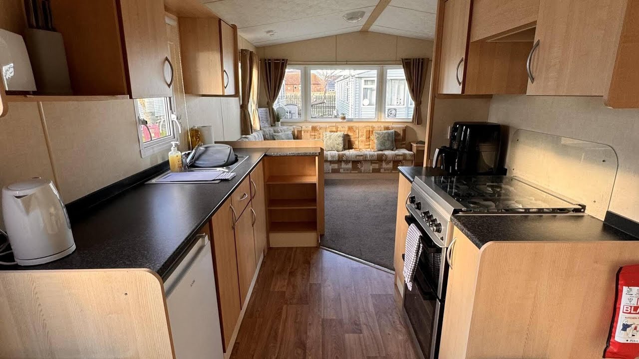 3 Bed Caravan - Sleeps 8 - Pet Friendly, Parking, Abergele | Travel With Kiara
