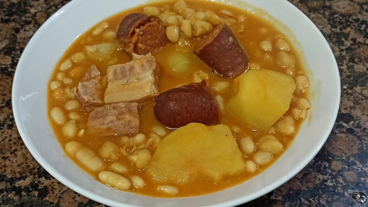 POTAJE DE HABICHUELAS Y GARBANZOS CON CHORIZO