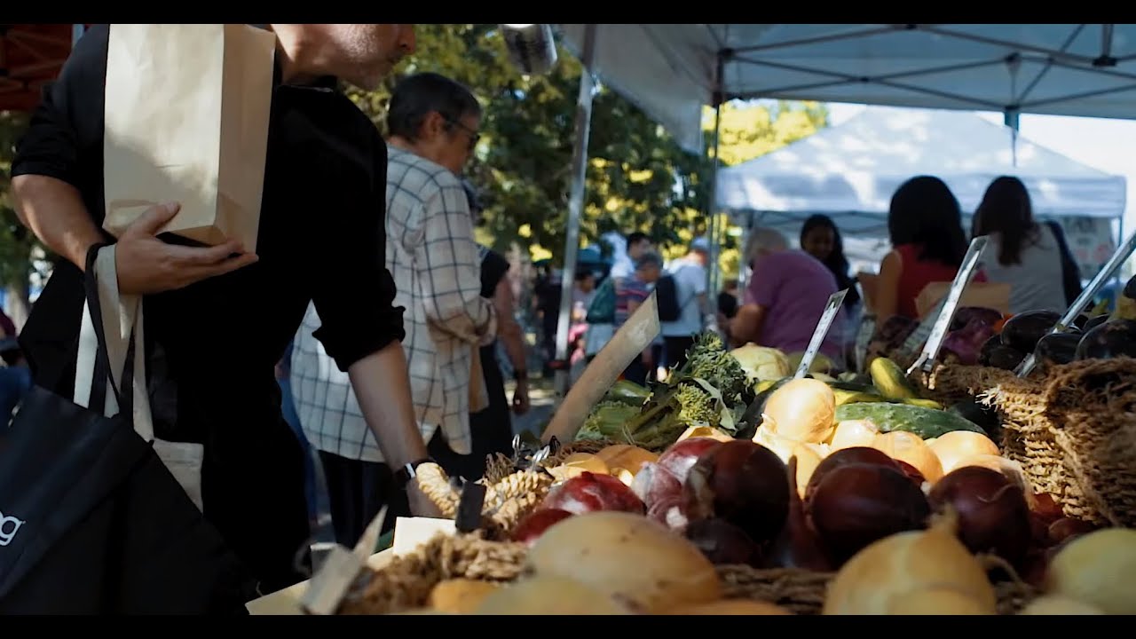 BC Farmers&rsquo; Markets &ndash; Creating Connections Through Community