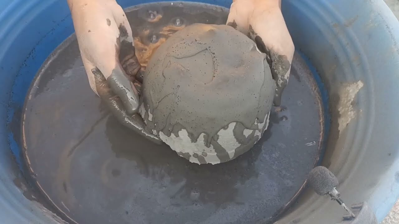cement black  crumbling 💦 #cementdirtlover #purecement #reddirt #sandcement #asmr #bts