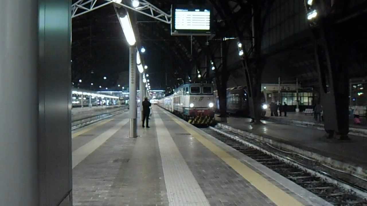 E656.289 in partenza con l' EN 372 