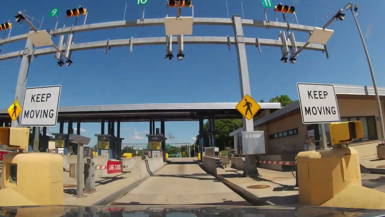 Driving on Interstate 376 in Pittsburgh, Pennsylvania