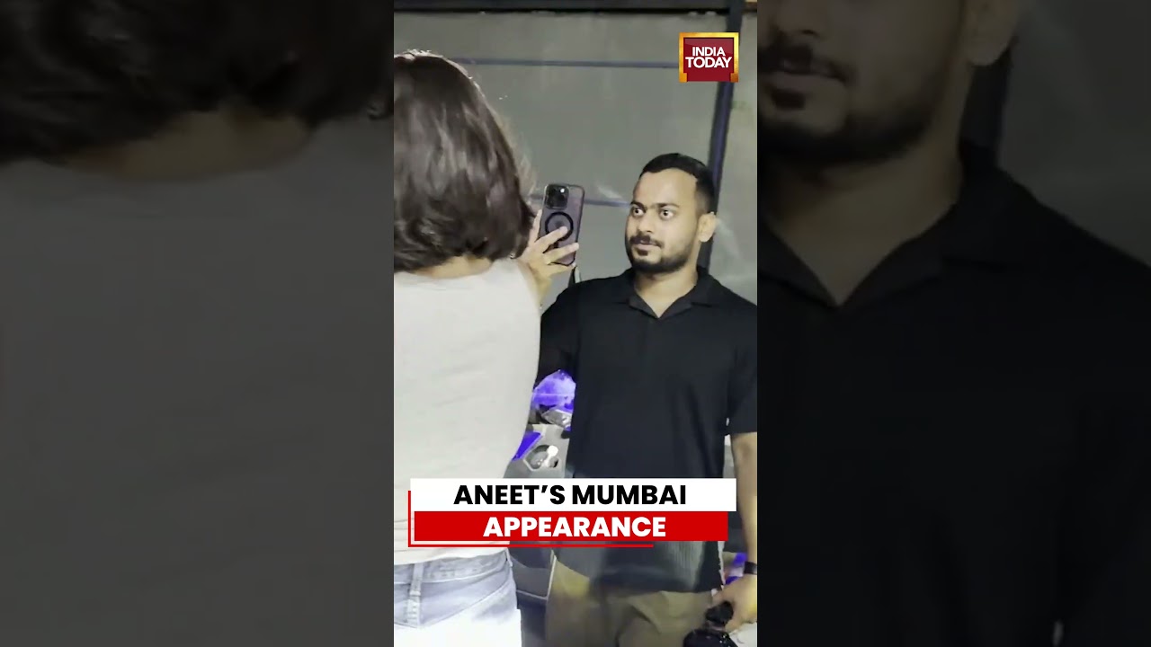 Aneet Padda Arrives At Bandra Exit In Mumbai #aneetpadda #bollywood #entertainmentnews