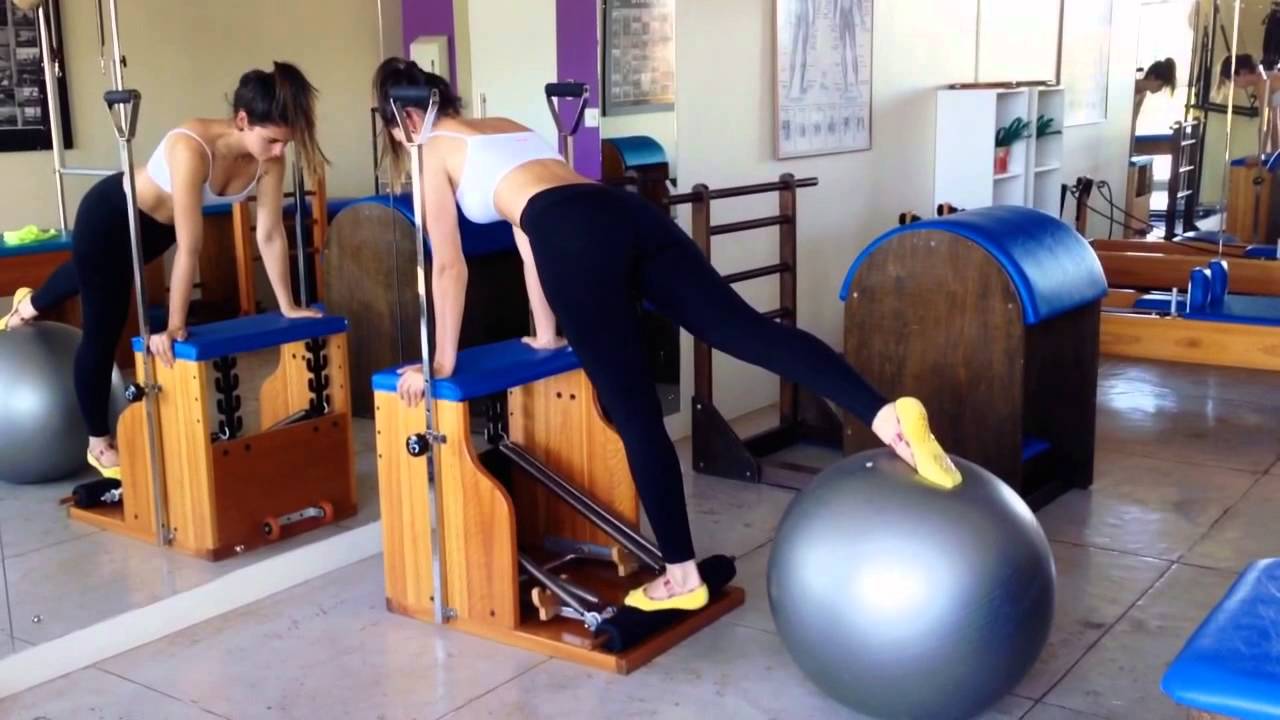 Exerc&iacute;cio delicia com a fitball para sexta! Pilates Brasil