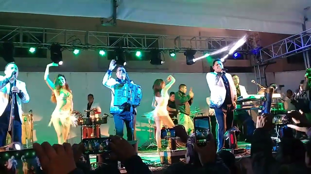 Aaron y su grupo ilusion " Hoy te Vas"