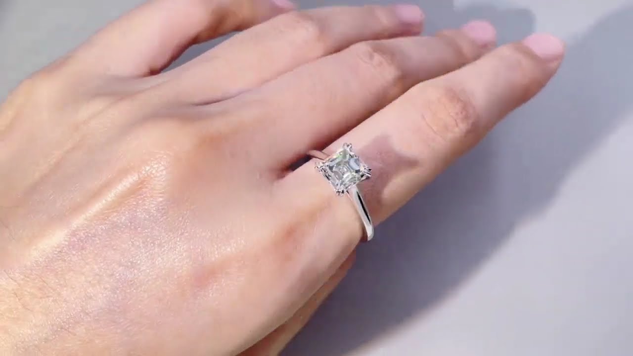 This is not just a diamond ring 👇It's one of the key engagement ring trends for 2026 .
