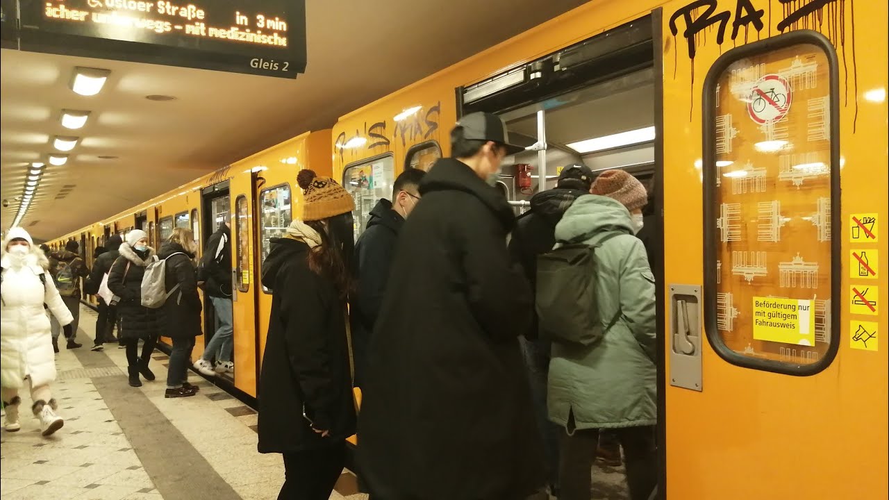 U-Bahn Berlin Mitfahrt von Rathaus Steglitz bis Zoologischer Garten im F84 auf der U9