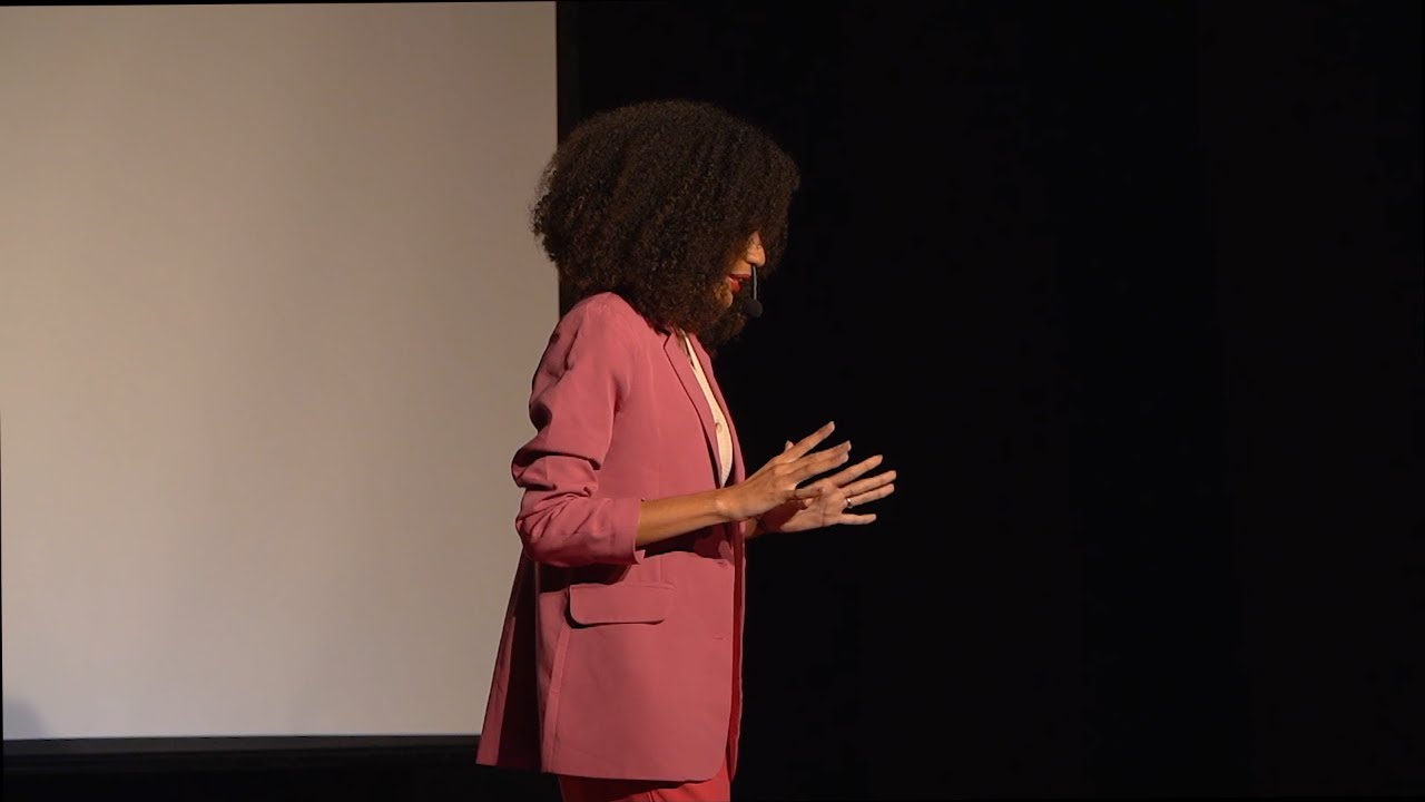 A COMUNICA&Ccedil;&Atilde;O COMO FERRAMENTA DE EMANCIPA&Ccedil;&Atilde;O | CLARA SODR&Eacute; | TEDxJardimdos Seixas