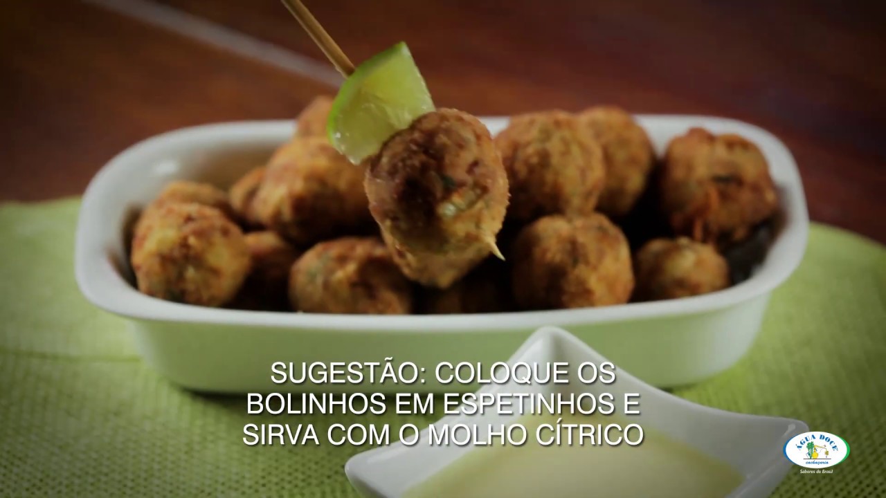 Bolinho Su&iacute;no com Molho c&iacute;trico