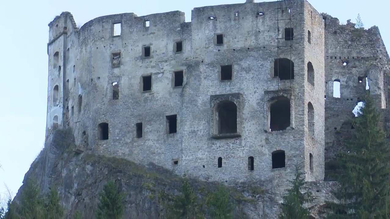 Hrad Likava: Stabilizuj&uacute; hradn&eacute; bralo