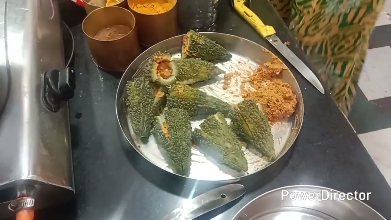 भरलेली मसालेदार कारलं (मालवणी पद्धतीने)