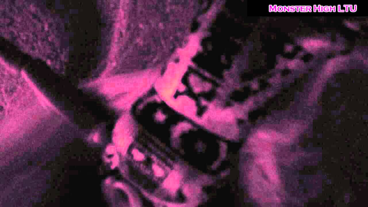 Monster High - She Wolf (Falling To Pieces)