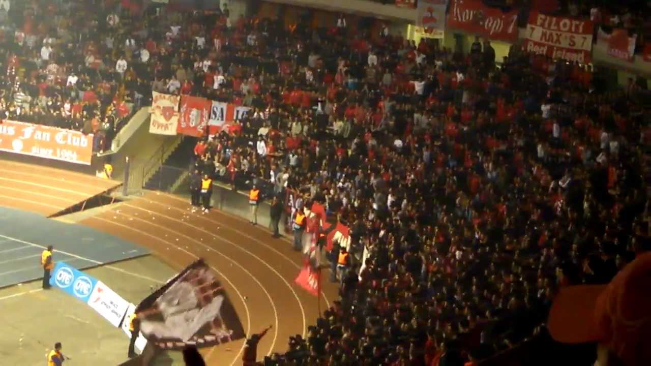 Olympiakos vs vazelos 78-77 SEF 12/2/12 MHN STAMATAS & EISAI STO MYALO