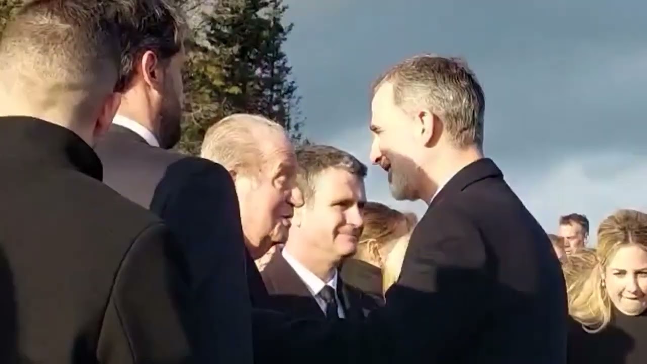 Así fue el esperado y cariñoso saludo del Rey Felipe a Don Juan Carlos