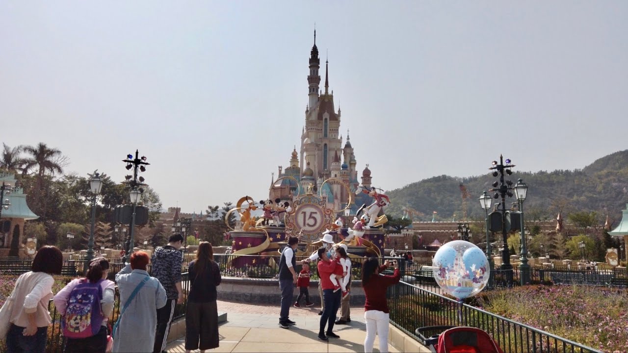 Walking around Hong Kong Disneyland  |  Park (3rd) Reopening  |  19 February 2021