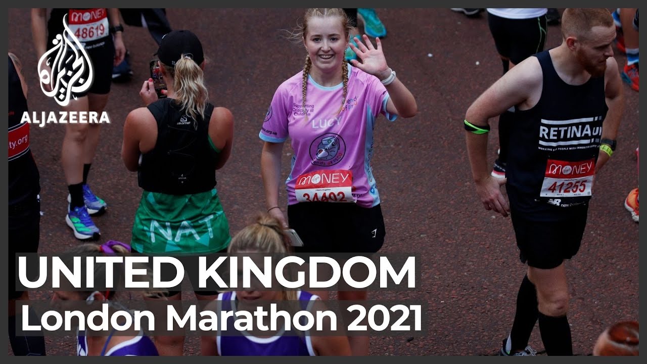 London Marathon: 40,000 people take part in charity run