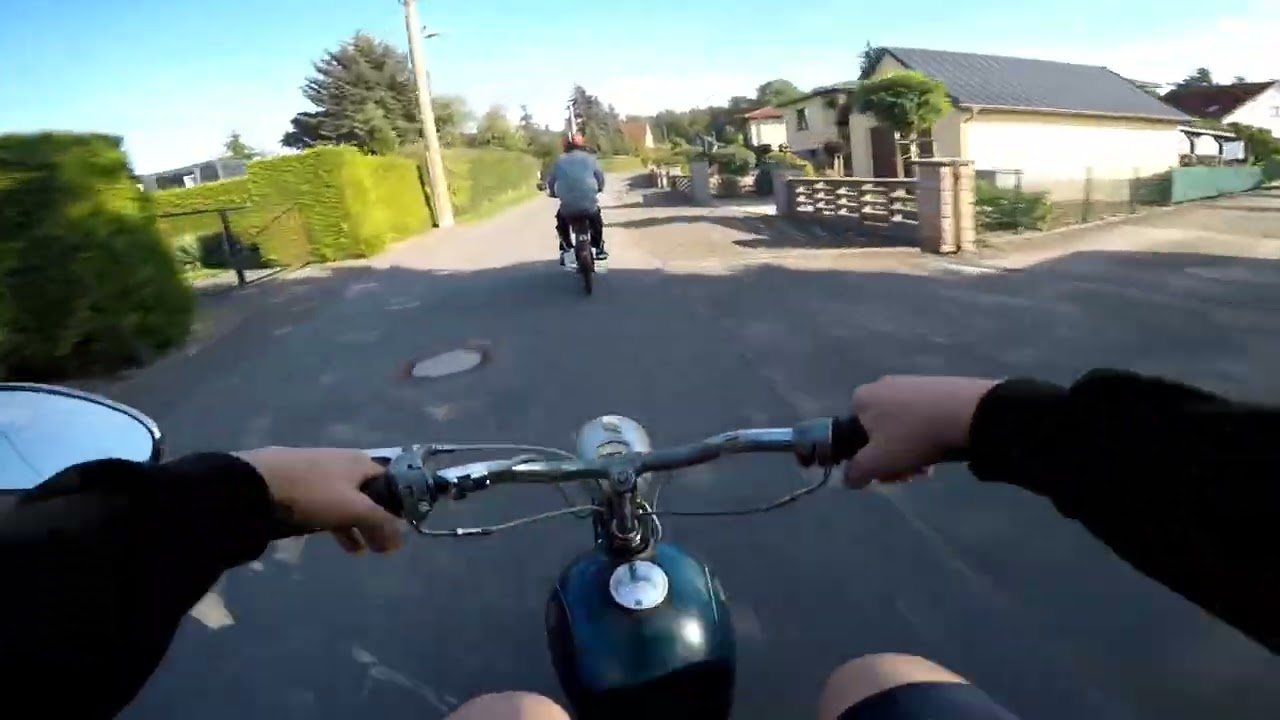 Kleine Dorfrunde mit 2 Simson Sr2