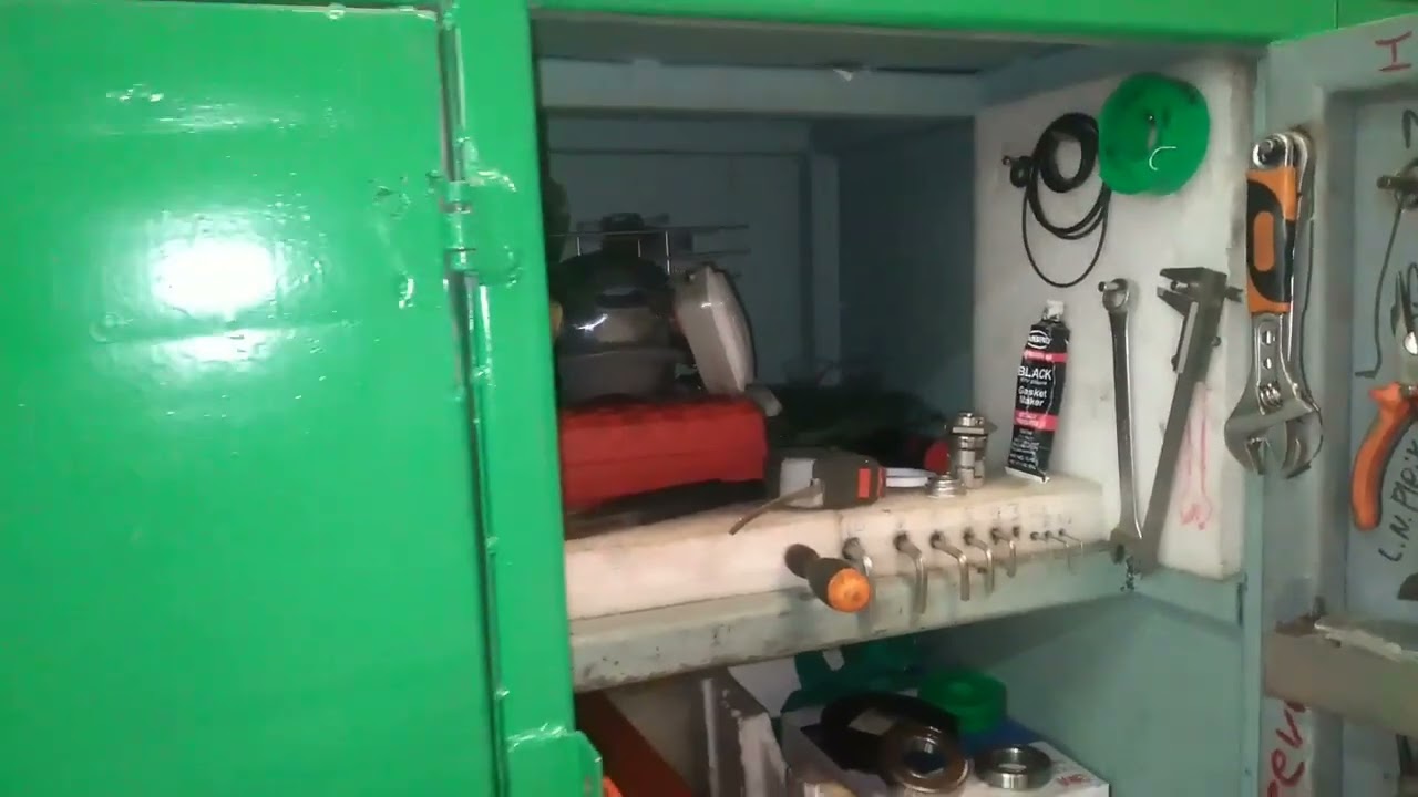 Mechanical tools box structure 