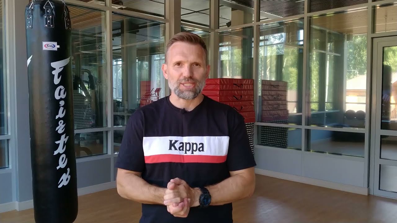 Тай-Бо. Как выполнять удары ногами внутрь и наружу.