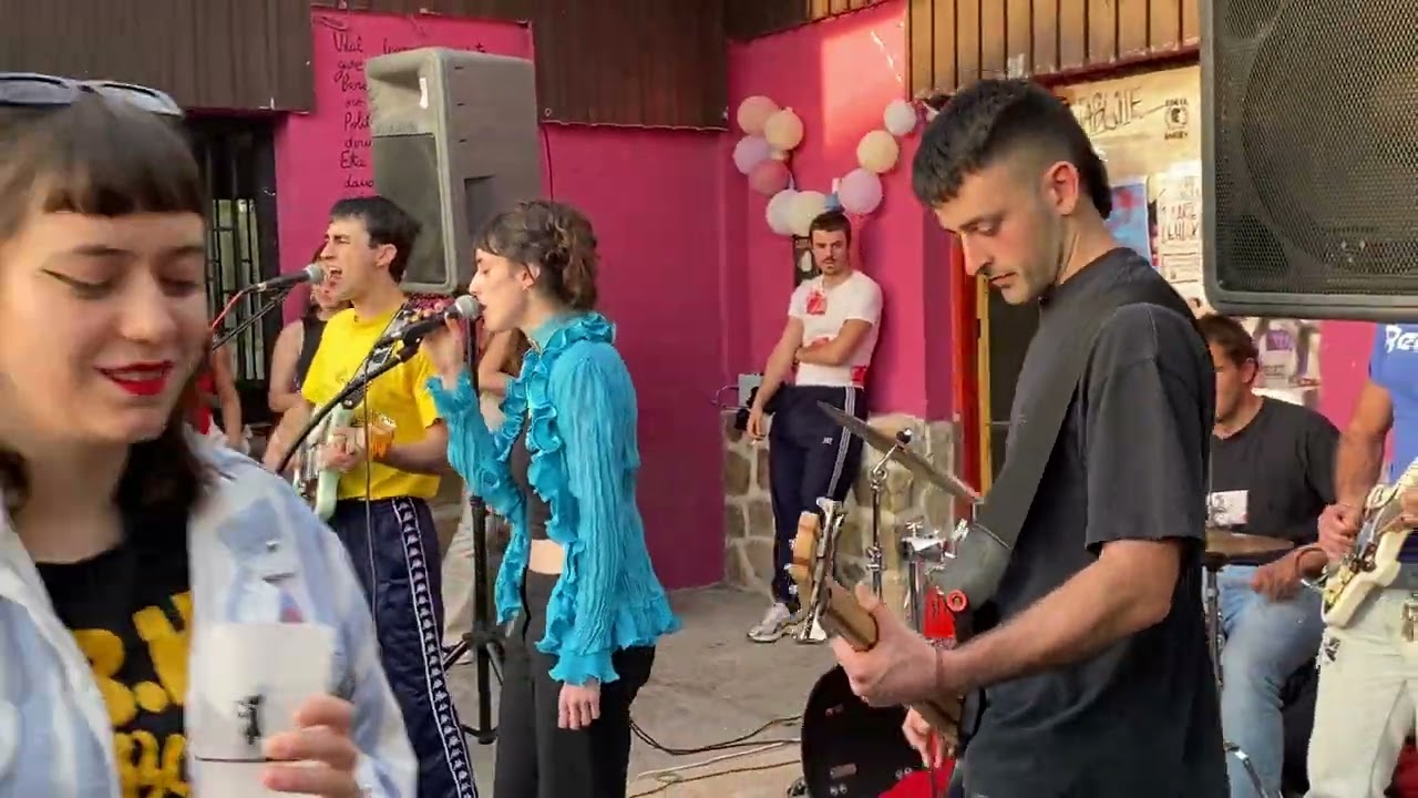 ARMOSU X ITZEK (live in Errota gaztetxea)