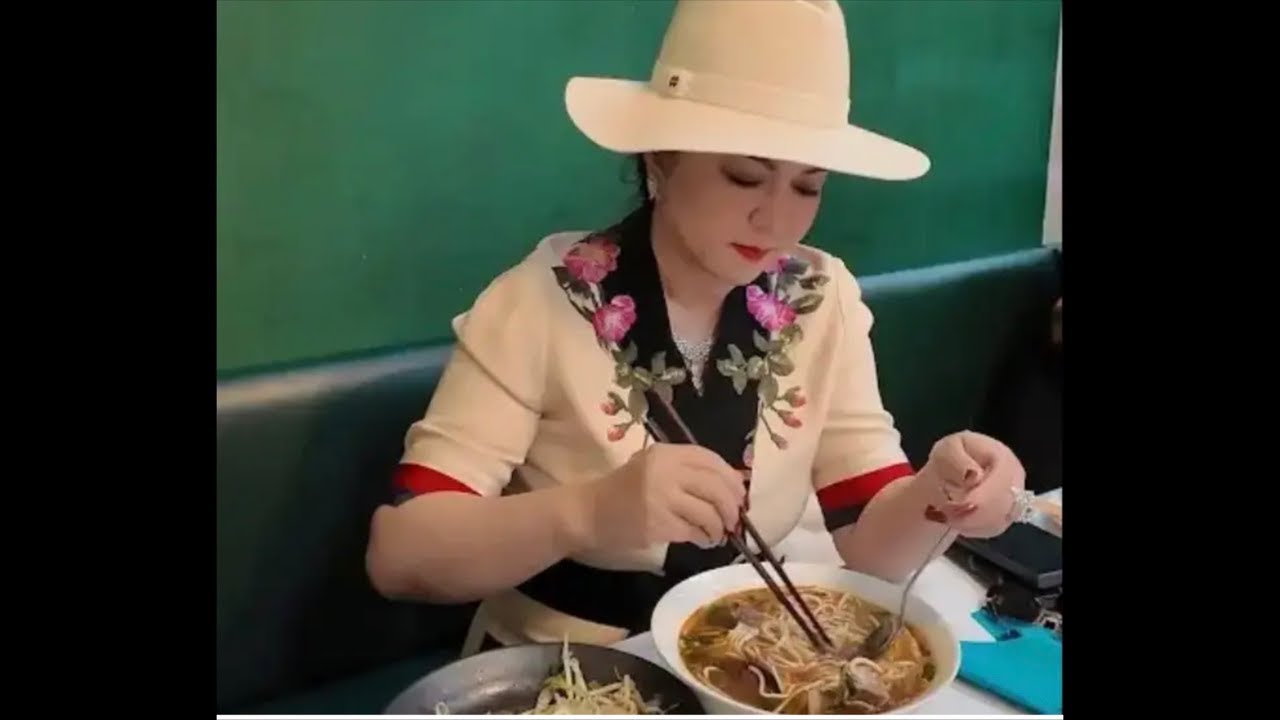 Tuyền Nổ Đòi Báo Cáo Trump Về Tội Ăn Bún Bò Ngự Bình Của Hùng Cao?Tự Thú Kiếm Tiền YouTube?