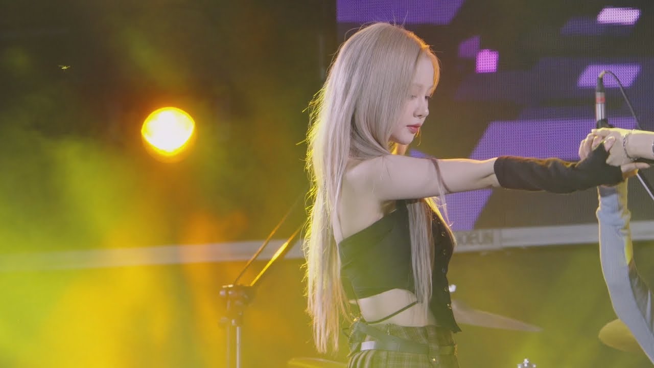 241011 VIVIZ 은하 - LOVE LOVE LOVE | 인제 군장병 한마음 뮤직 페스티벌