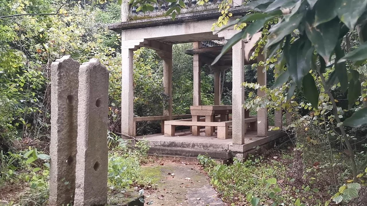 明朝最伟大的民族英雄，死后37年才迁葬回乡，墓碑却没有他的名字
