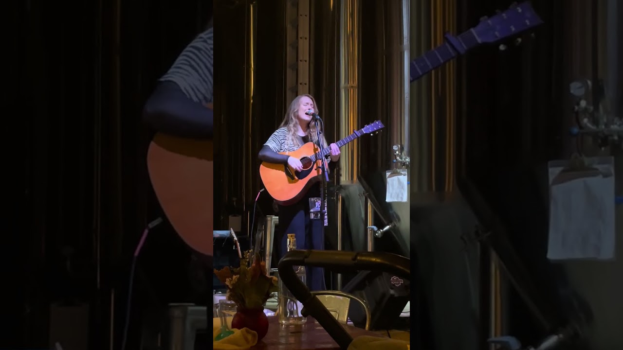 Skye Wallace - Blood Moon (Live at the Elora Brewing Co)