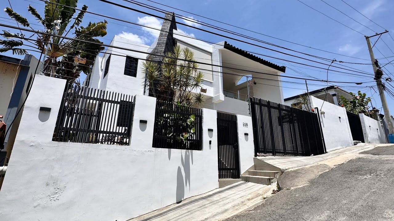 EXCELENTE CASA CON PISCINA EN VENTA EN SANTIAGO DE LOS CABALLEROS | Inmenso patio
