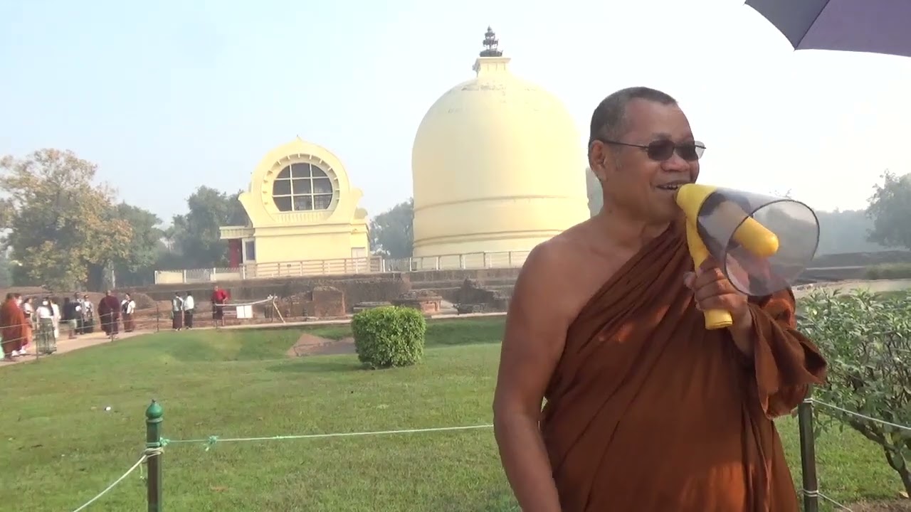 เข้านมัสการพุทธสังเวชนียสถานที่สาลวโนทยานที่ดับขันธปรินิพพานสถูป