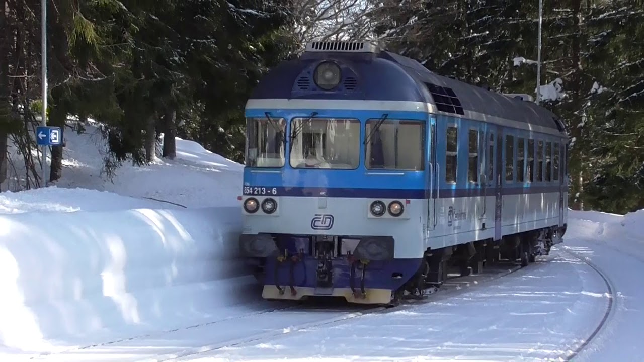 Motorové vozy 854 s rychlíky na Zubačce