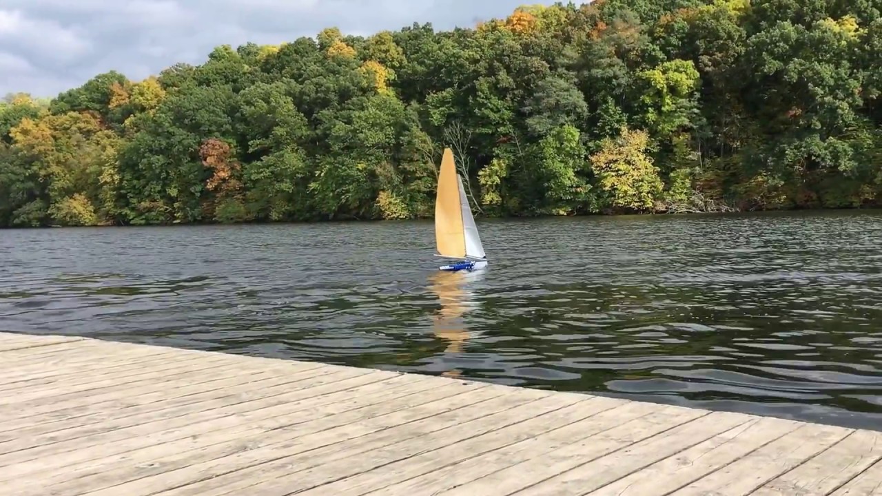 RC VO70 with canting keel