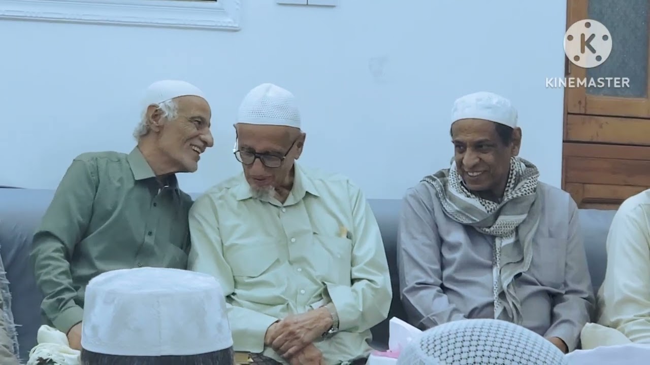 الجلسة الفقهية التي تعقد ببيت السيد الوالد أحمد بن شيخ الكاف.حفظه الله ورعاه والتي تقرأ فيها عدة كتب