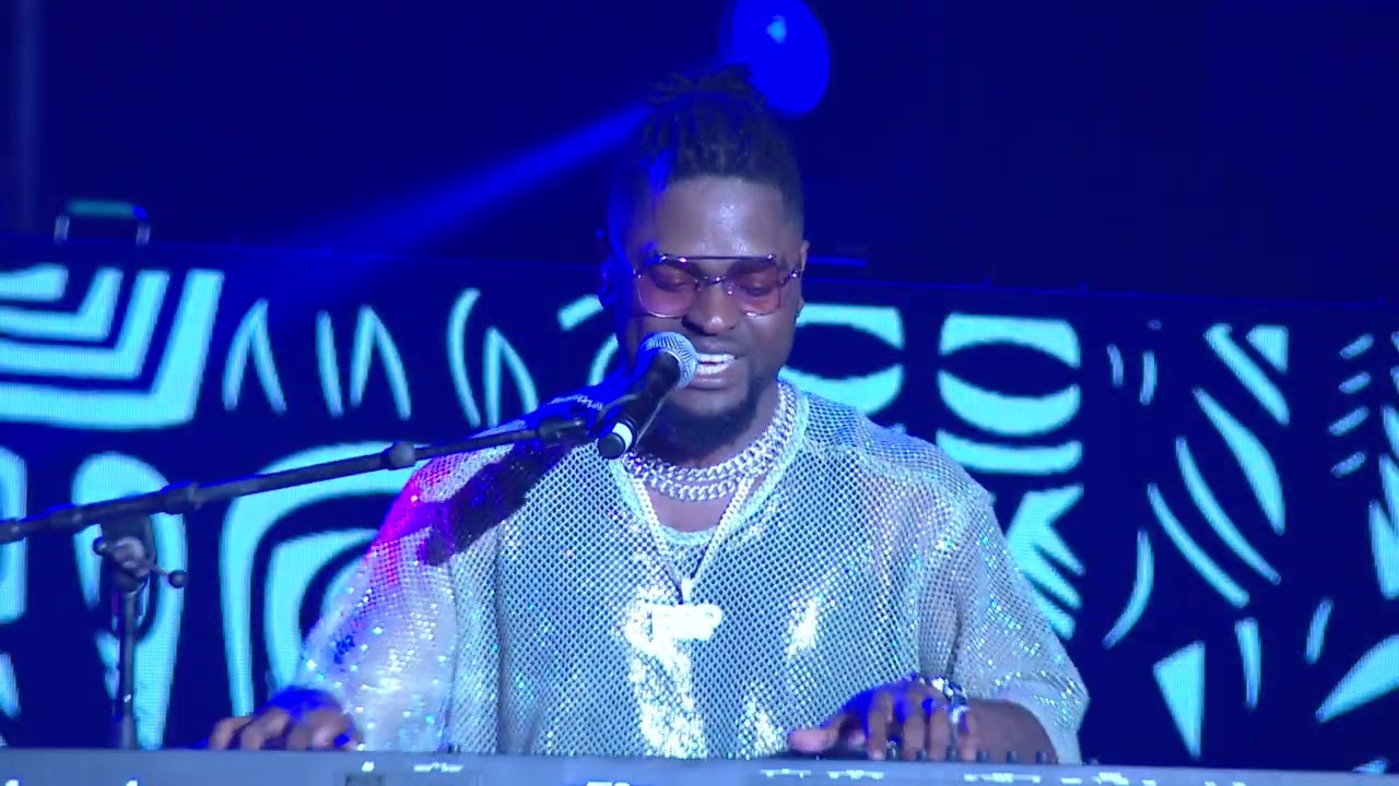 BEBI PHILIP -  Le Secret (Live Palais de la culture)