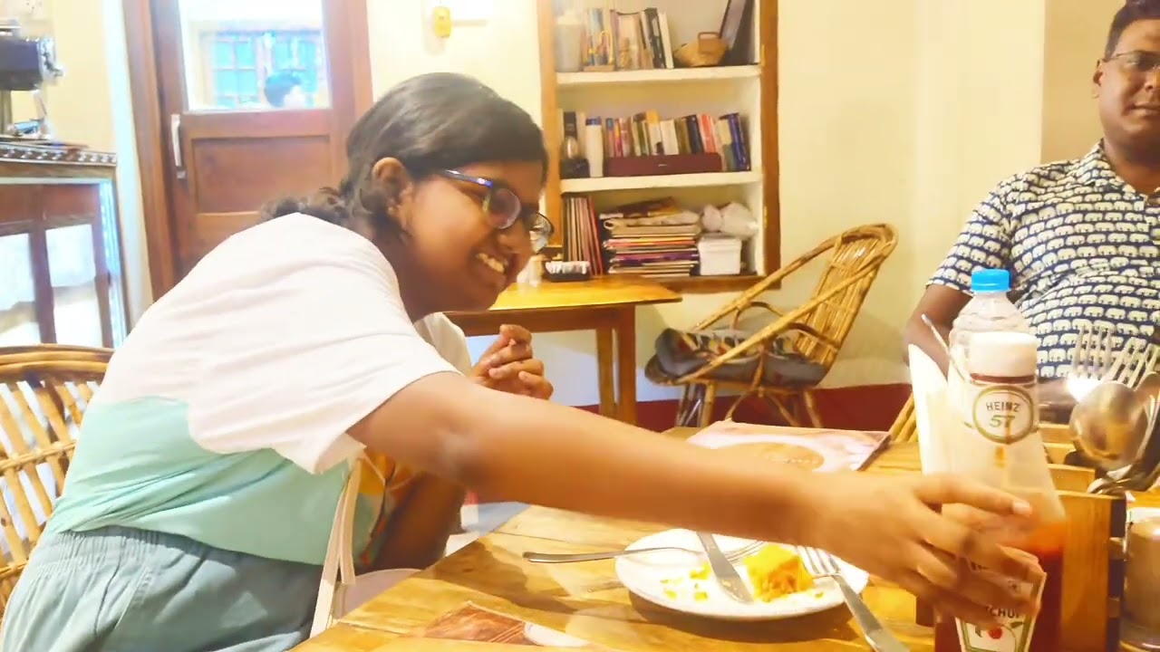Review of Honey Bee Cafe at Puri 