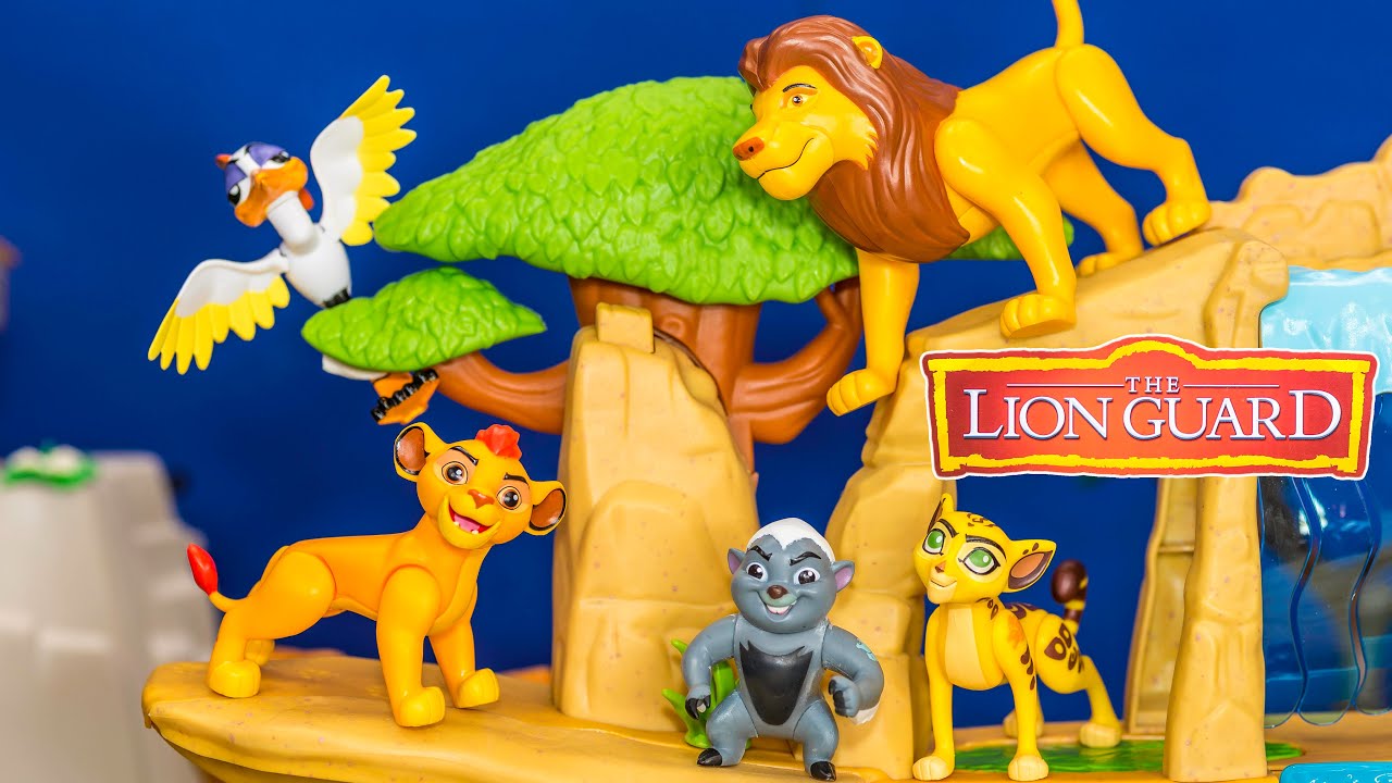 Demonstrating the Lion Guard Multipack with Bunga and Kion