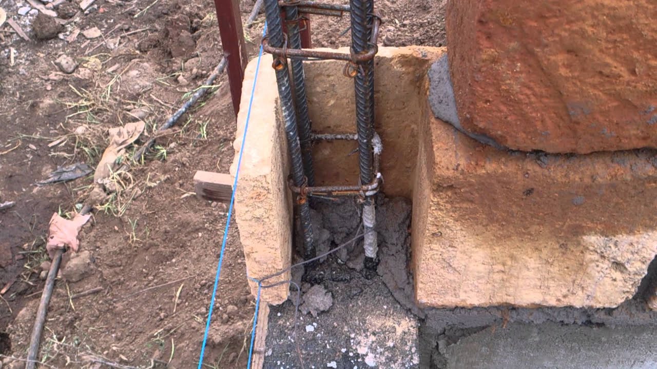 Colocaci&oacute;n de block de sillar, en muros con castillos ocultos.