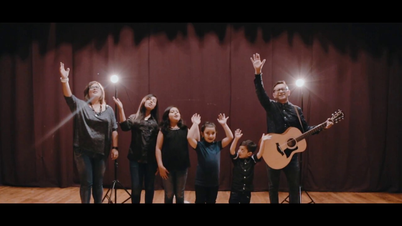 Ricardo Guzm&aacute;n & Worship - Cordero Santo