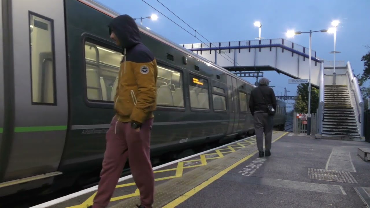2018 11 24 Trains at Langley am with 60009 UNION OF SOUTH AFRICA