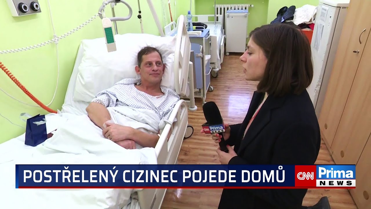 Od kulek stříkala voda z Vltavy, pak mě trefil na mostě. Cizinec popsal chvíle hrůzy u fakulty