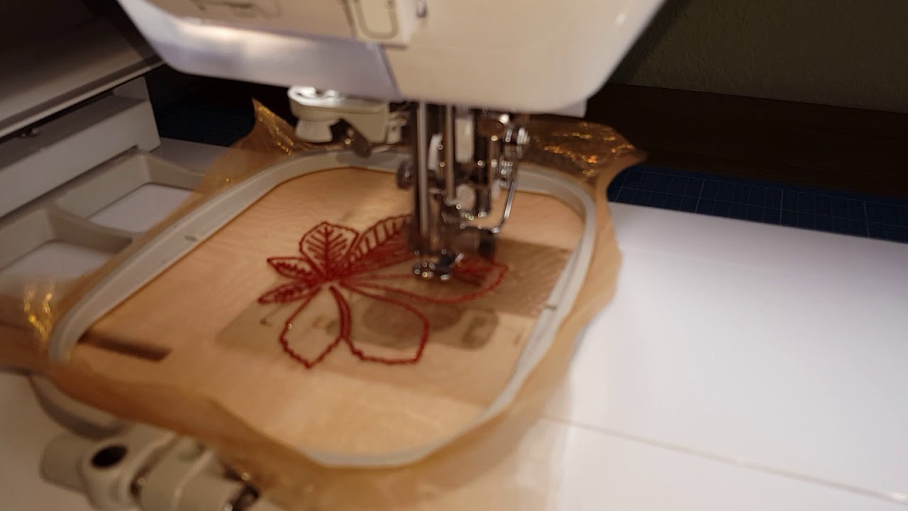 Herbstblätter aus Organza sticken mit der Brother innovis V3 Limited Edition