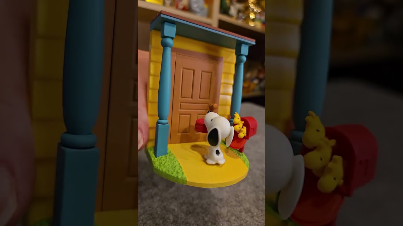 Snoopy's Door Story - Supper Time at Charlie Brown's House | CollectPeanuts.com
