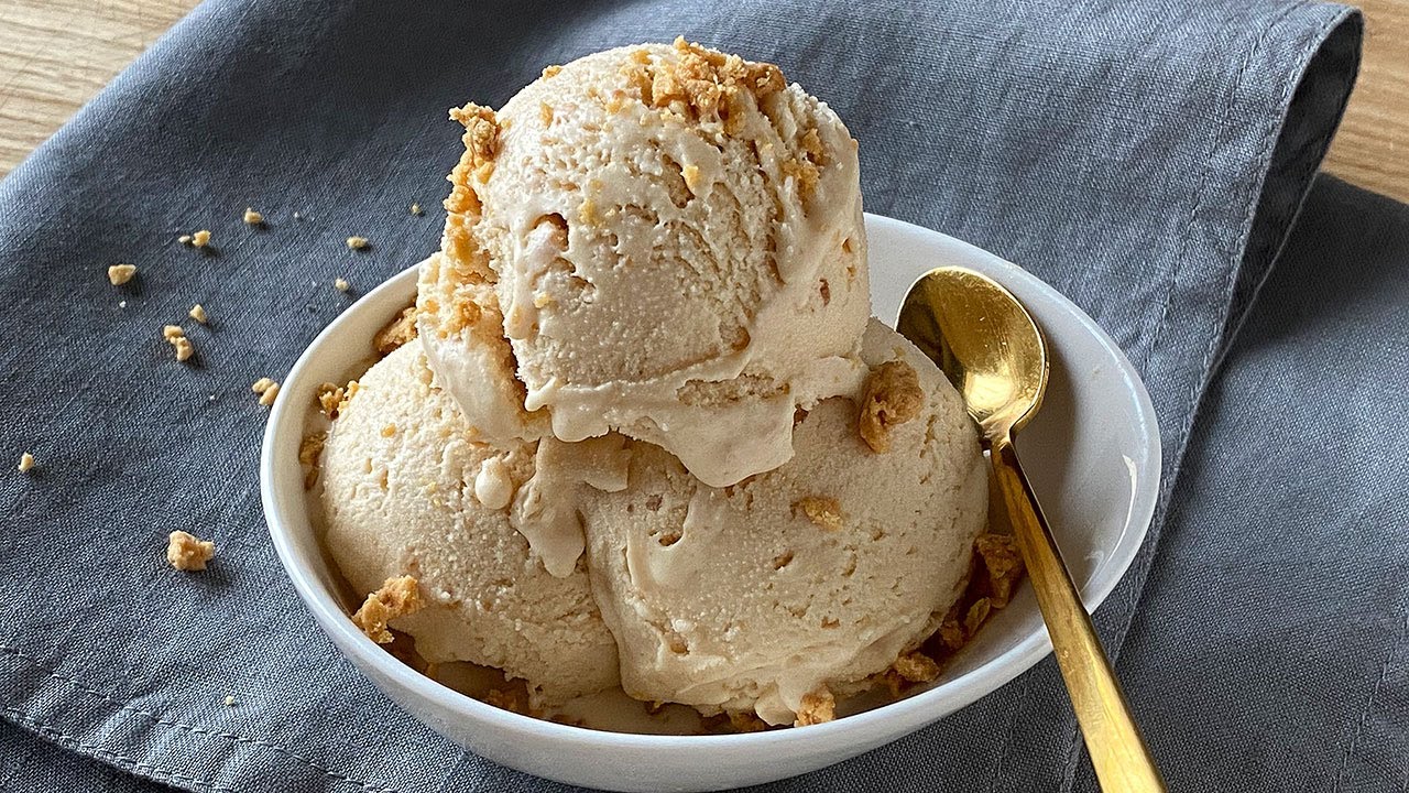 Nadie se lo cree de que se hace tan fácil. HELADO de turrón casero muy cremoso. Pocos ingredientes