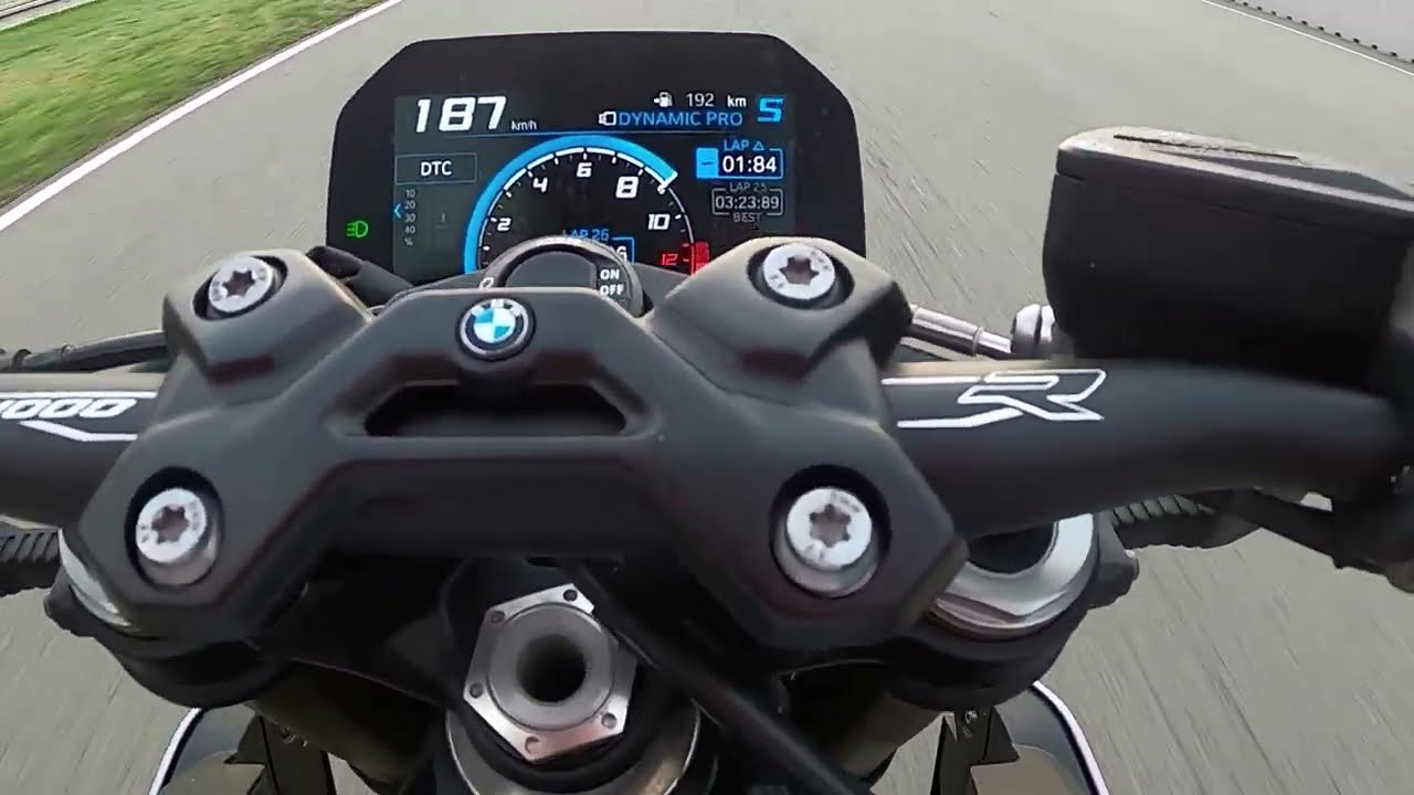 BMW S 1000R na okruhu v Brně