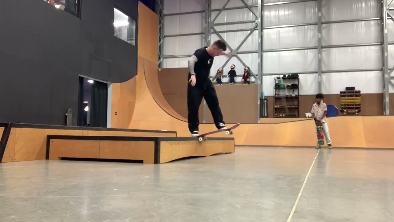 Cody McEntire Displaying 📺 a Grind / Manual Clinical 👨‍⚕️ @BooniesHQ @TimcastIRL @TimcastNews