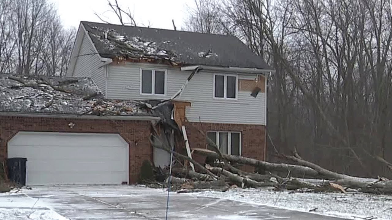 Wind whips through Western New York