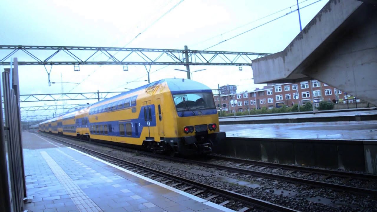 Treinen en (Snel-) Trams in Den Haag Centraal - 3 januari 2015
