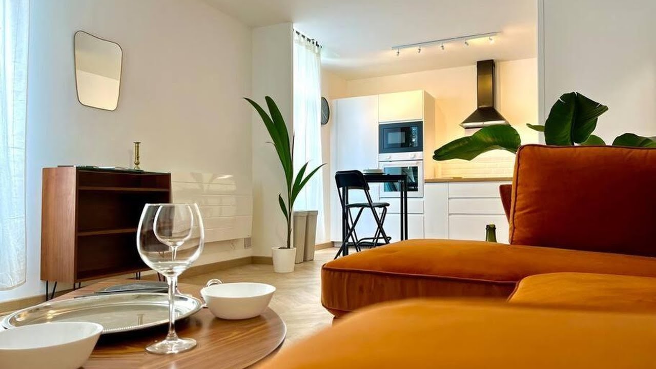 Chez Louis - Le Remois Du Centre | Reims, France | Hotel Review 🏩